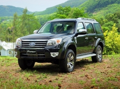 Ford Everest XLT 4×2 MT
