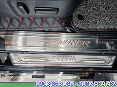 Nẹp Bước Chân Cho Xe Toyota Fortuner 2021