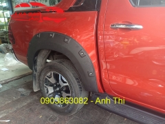 ỐP CUA LỐP XE TOYOTA HILUX 2019 THÁI LAN