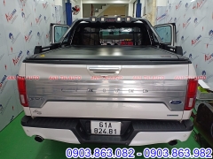 Nắp thùng cuộn điện Option4x4 gắn cho Ford F150 Limited 2020