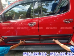 Ốp hông cửa theo xe Chevrolet Colorado High Country 2019