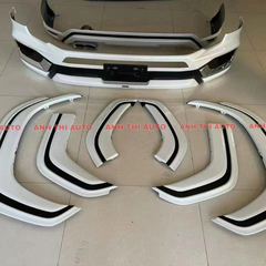 Xe Land Cruiser LC 300 2022 lên bodykit Trung Đông