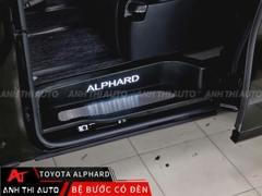 Sàn vân đá và nẹp bước chân có đèn Toyota Alphard