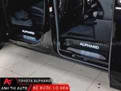 Sàn vân đá và nẹp bước chân có đèn Toyota Alphard