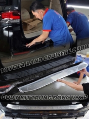 Body kit Xe Toyota Land Cruiser LC300 Trung Đông VX.R