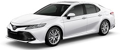 toyota camry màu trắng ngọc trai