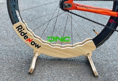 Chân chống xe đạp trong nhà RIDENOW bằng gỗ cao cấp