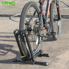 Chân chống xe đạp trong nhà chữ L kẹp bánh xe