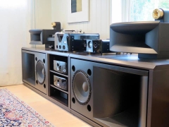 Loa Viva Audio Credenza