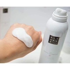 Sữa tắm trắng tạo bọt Ritual Of Sakura chiết xuất hoa anh đào và sữa gạo 200ml- Ý