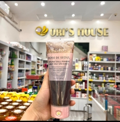 Muối tắm tẩy da chết body Rose De Seoul chiết xuất sữa ong chúa 200g - Hàn