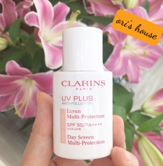 Kem chống nắng Clarins Rosy Glow SPF50 PA+++ 30ml- Pháp