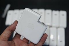 Củ sạc Laptop Macbook 61W USB-C A1718 Zin Theo Máy