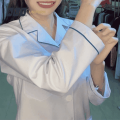 Áo điều dưỡng, áo blue trắng dài tay, có lé chất vải kaki chun hàn cho bác sĩ, dược sĩ, spa Aligro BV.CA.ADD.KK.DNU.2