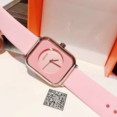 Đồng hồ đeo tay mặt vuông dây nhựa *95*