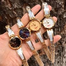 Đồng hồ đeo tay kiểu lắc tay nữ xịn *370*