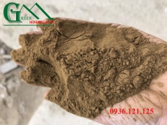 Bột khoáng sét bentonite - nguyên liệu chính dùng trong vê viên tạo hạt.