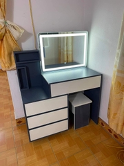 Bàn trang điểm