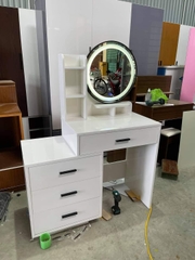 Bàn trang điểm