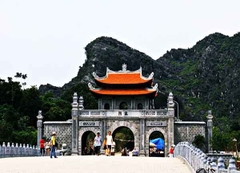 Giá Vé Vào Tham Quan Đền Vua Đinh - Vua Lê Hoa Lư 2025