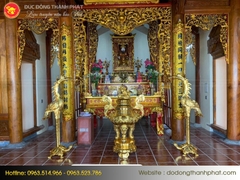Setup phòng thờ dát vàng tại Sài Gòn