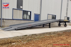 Cầu dẫn lên container 8 tấn