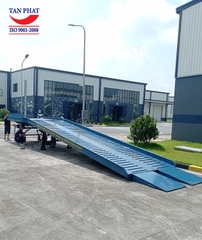 Giá cầu dẫn xe nâng lên container