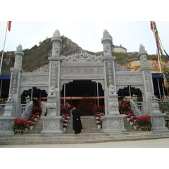 Cổng tam quan đá 14