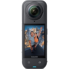 Insta360 X5 (Essentials Bundle)