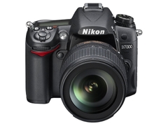 Nikon D7000 + Kit 18-105mm F/3.5-5.6G ED VR