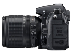 Nikon D7000 + Kit 18-105mm F/3.5-5.6G ED VR