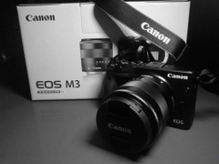 Máy ảnh Canon EOS M3 Kit EF-M 18-55mm IS STM