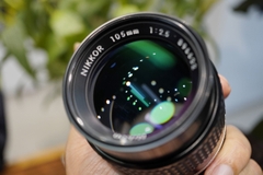 Ống kính Nikkor 105mm f / 2.5 AI-S