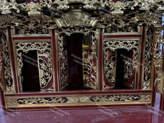 Khám thờ gia tiên 3 cửa sơn son thếp vàng . Gỗ gụ 