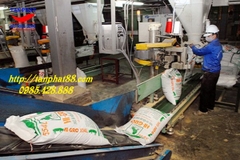 Cân đóng bao cám thức ăn gia súc