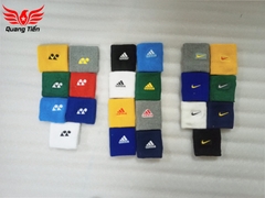 Băng Cổ Tay Nike,Adidas,Yonex Thấm Mồ Hôi Bảo Vệ Cổ Tay Khi Chơi Bóng Đá, Bóng Rổ, Cầu Lông, Tennis, Tập Gym, Chạy Bộ,võ thuật (Giá 1 chiếc)