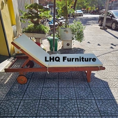 Ghế nằm tắm nắng gỗ bạch đàn – Tháo ráp tiết kiệm vận chuyển, có bánh xe di chuyển, nệm êm ái