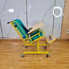 PN49M1 - Ghế ngồi trẻ khuyết tật tam giác ngã nằm