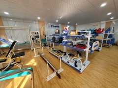 PN01 - Khung song song tập đi