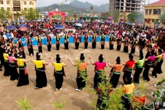 Lễ hội Hoa ban Điện Biên 2016