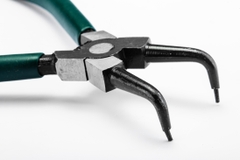 Kìm mở phe trong mũi cong SATA 7 inch 72041