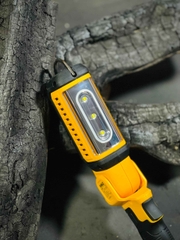Đèn pin Dewalt DCL050N-KR