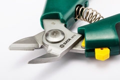Kéo mũi cong cắt dây có lò xo 7 inch SATA 93110 - ELECTRICANS DIAGONAL PLIERS 7