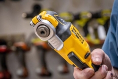 Máy cắt rung pin Dewalt DCS356N-KR