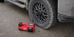 Máy bơm hơi dùng pin 18V Milwaukee M18 BI-0