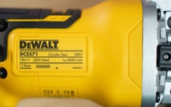 Máy cưa đĩa dùng pin Dewalt DCS571N-KR