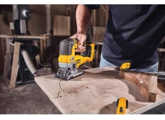 Máy cưa lọng pin Dewalt DCS334B