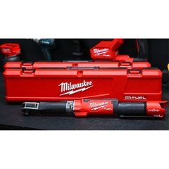 Máy siết bu lông chỉnh lực điện tử Milwaukee M12 ONEFTR12-0C0 dùng Pin 12V, cốt 1/2 inch, công nghệ ONE-KEY