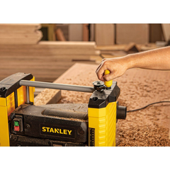 Máy bào để bàn dùng điện 1800W Stanley STP18-B1