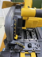 Máy cưa đĩa dùng pin Dewalt DCS520NT-XJ